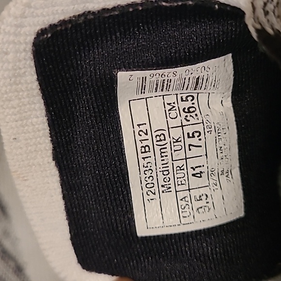 Brooks Levitate 4 Running Training Athletic Sneakers Wmn 9.5 Black White DNA AMP - Picture 16 of 16